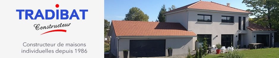 Logo officiel du constructeur tradibat et photo d'une maison